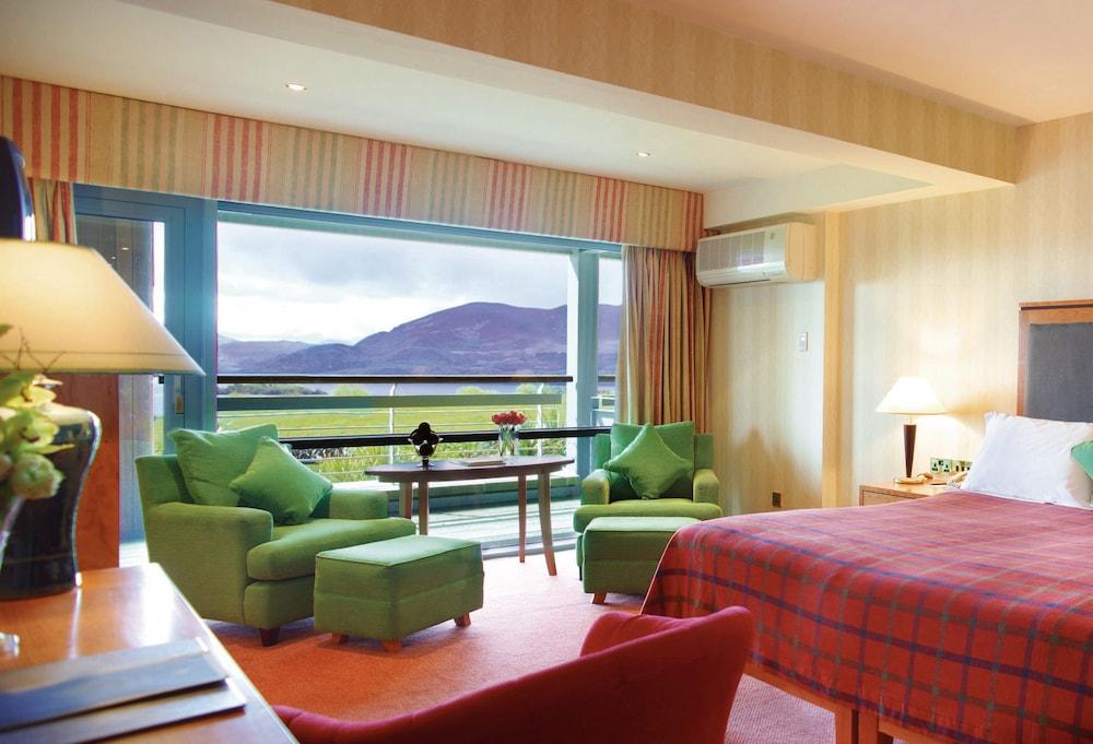 Aghadoe Heights Hotel & Spa Кілларні Екстер'єр фото A room at the Killarney International Hotel
