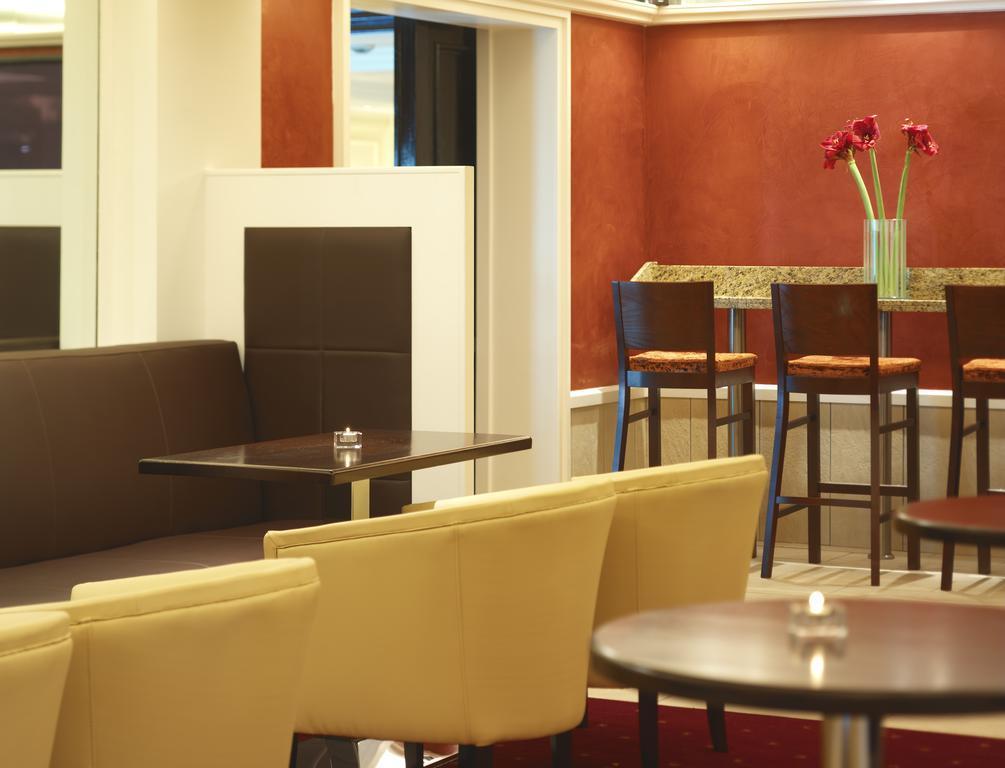 Aghadoe Heights Hotel & Spa Кілларні Екстер'єр фото The lounge at the airport