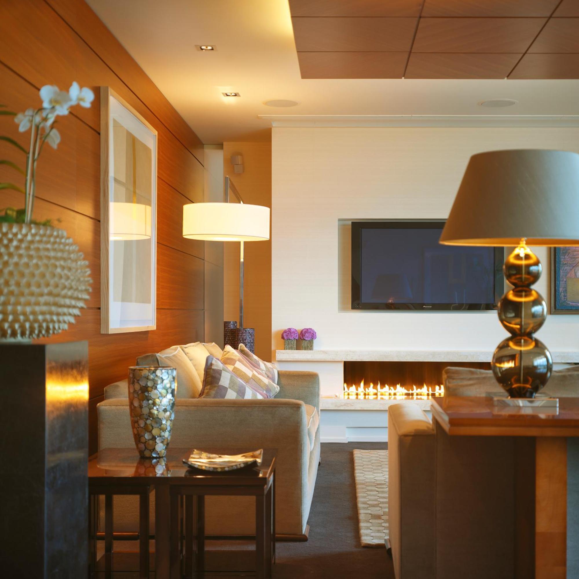 Aghadoe Heights Hotel & Spa Кілларні Номер фото A living room with a fireplace